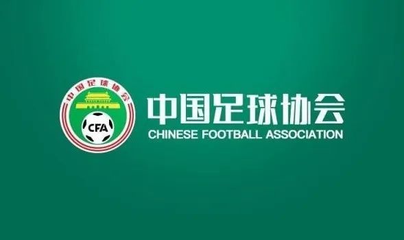 这让她很是诧异的跑出来问道：爸、叶辰，我妈呢？萧常坤哼哼两声，随口道：你妈跟钱红艳一起做脸去了。